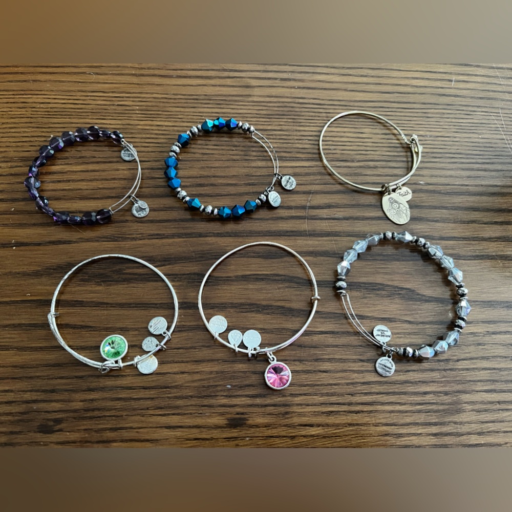 Lot of 6 bangle bracelets